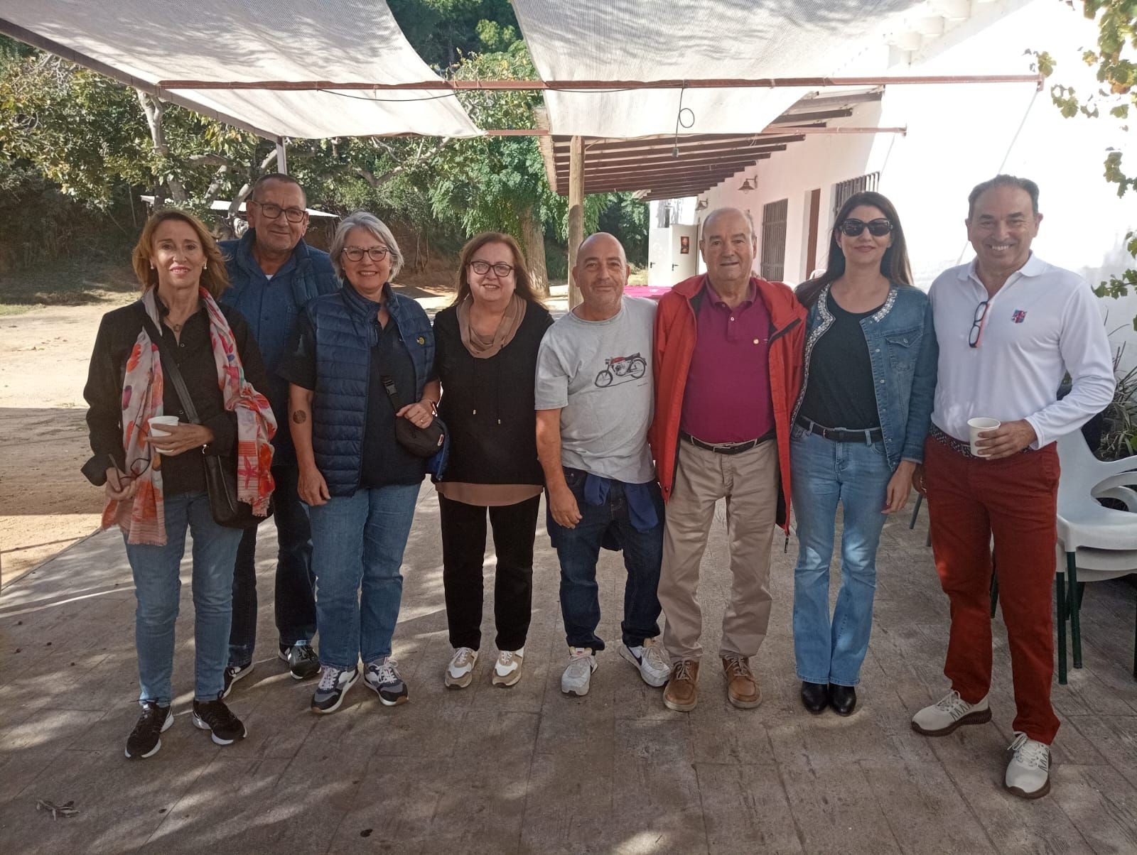 Foto con varios socios y socias de clubes de Castelldefels, Vilassar de mar, Lleida y Mataró
