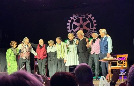 Representación teatral «Els Adorables».
