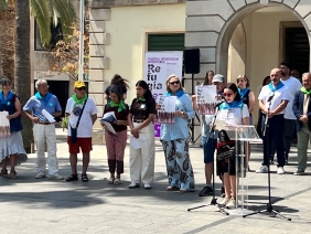Lectura del Manifiesto a favor de las Personas Refugiadas.